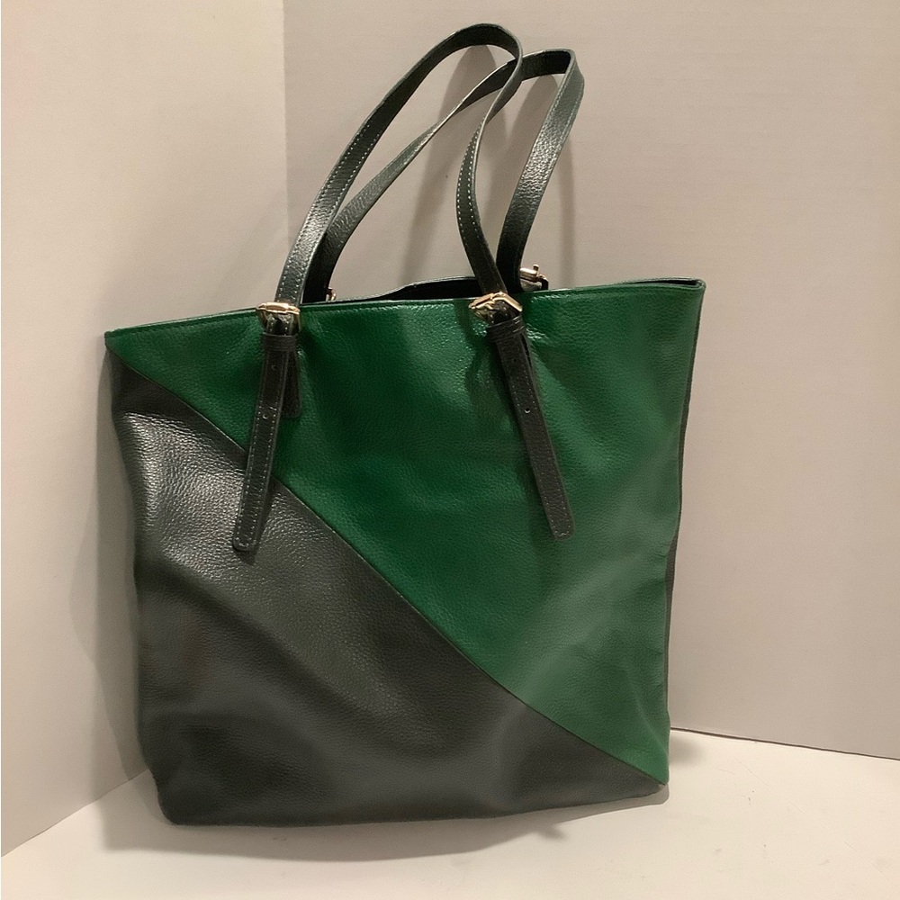 Chic Green and Black Structured Leather Tote Bag